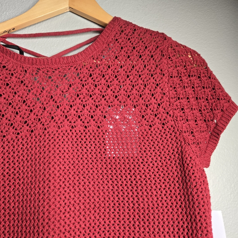 Jessica Simpson Textured Red Short Sleeve Top - Picture 7 of 11